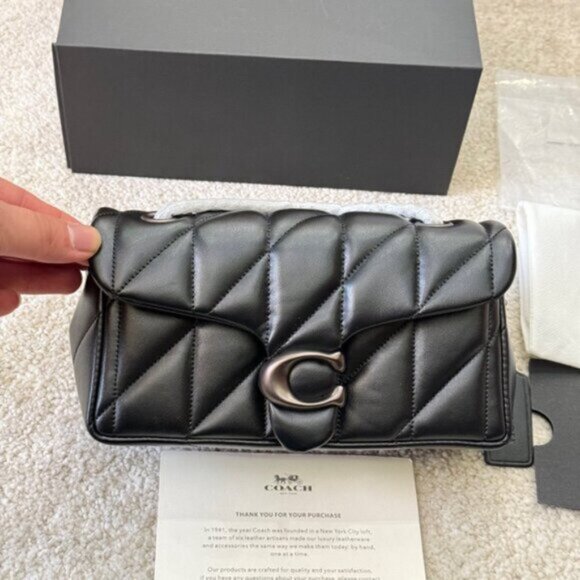 Coach Tabby Shoulder Bag 20 With Pillow Quilting - Picture 2 of 8